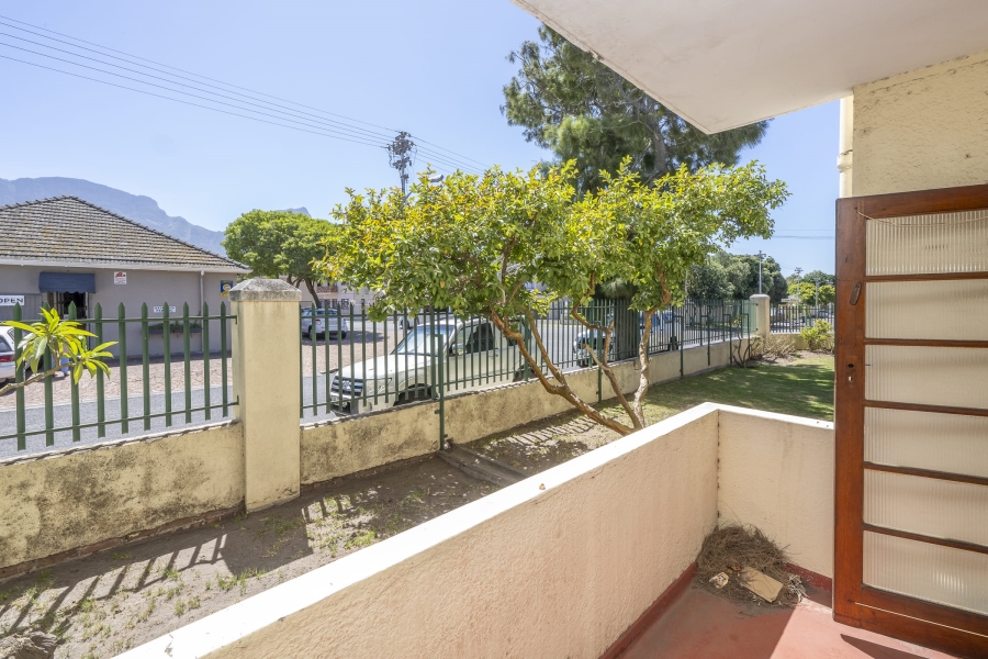 1 Bedroom Property for Sale in Harfield Village Western Cape